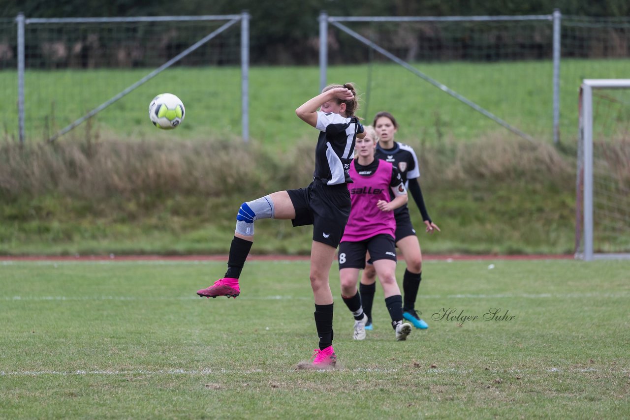 Bild 372 - Frauen Grossenasper SV - SV Steinhorst/Labenz : Ergebnis: 1:3